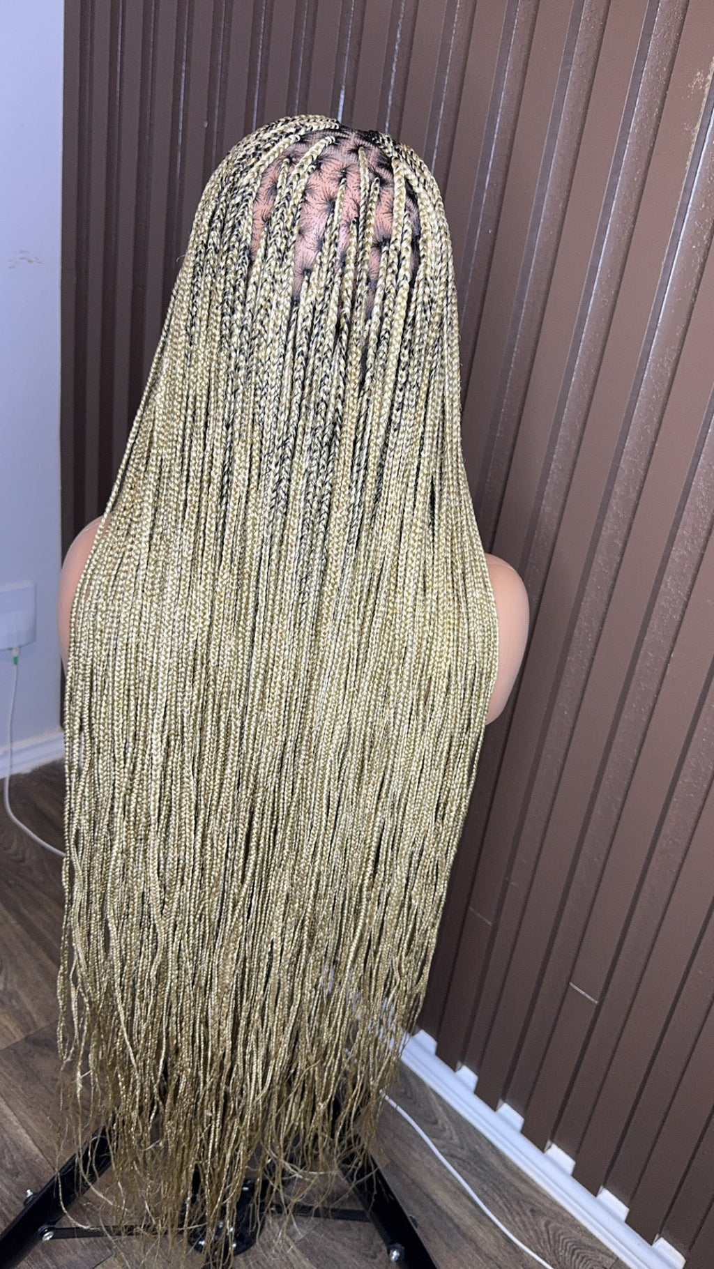 Darkroot honey blonde
